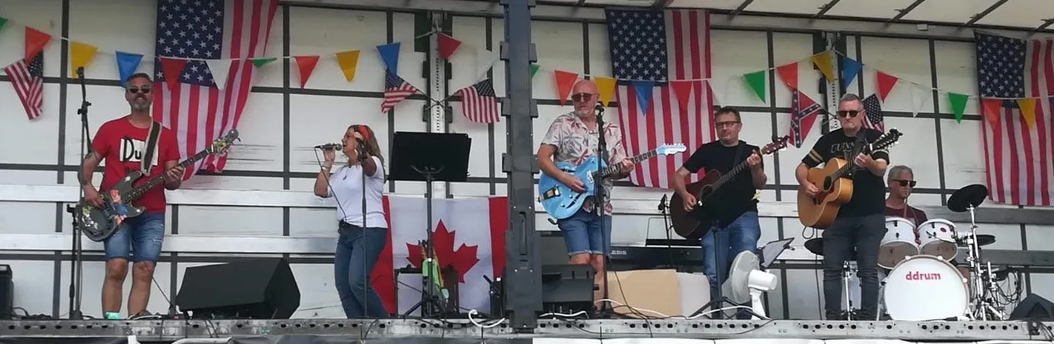 Photo sur scène du groupe Mag & Jeb trio, groupe nordiste de Blues-Rock.